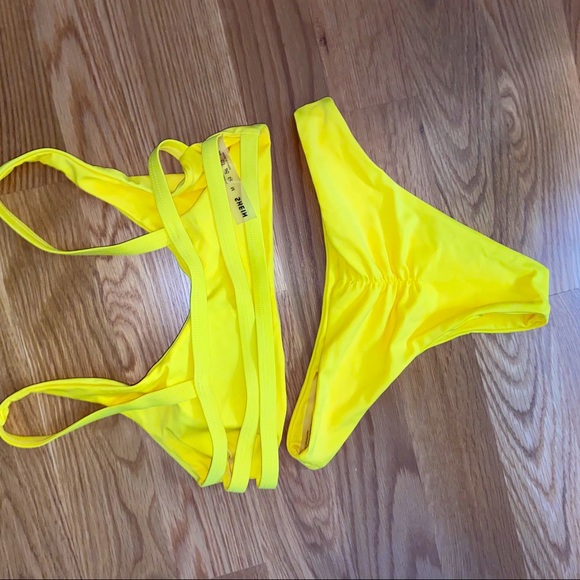 🔴5 FOR $25🔴 Yellow swim suit top and bottom - Picture 2 of 3